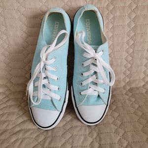 Converse Like New, women's 6, light green, very cute